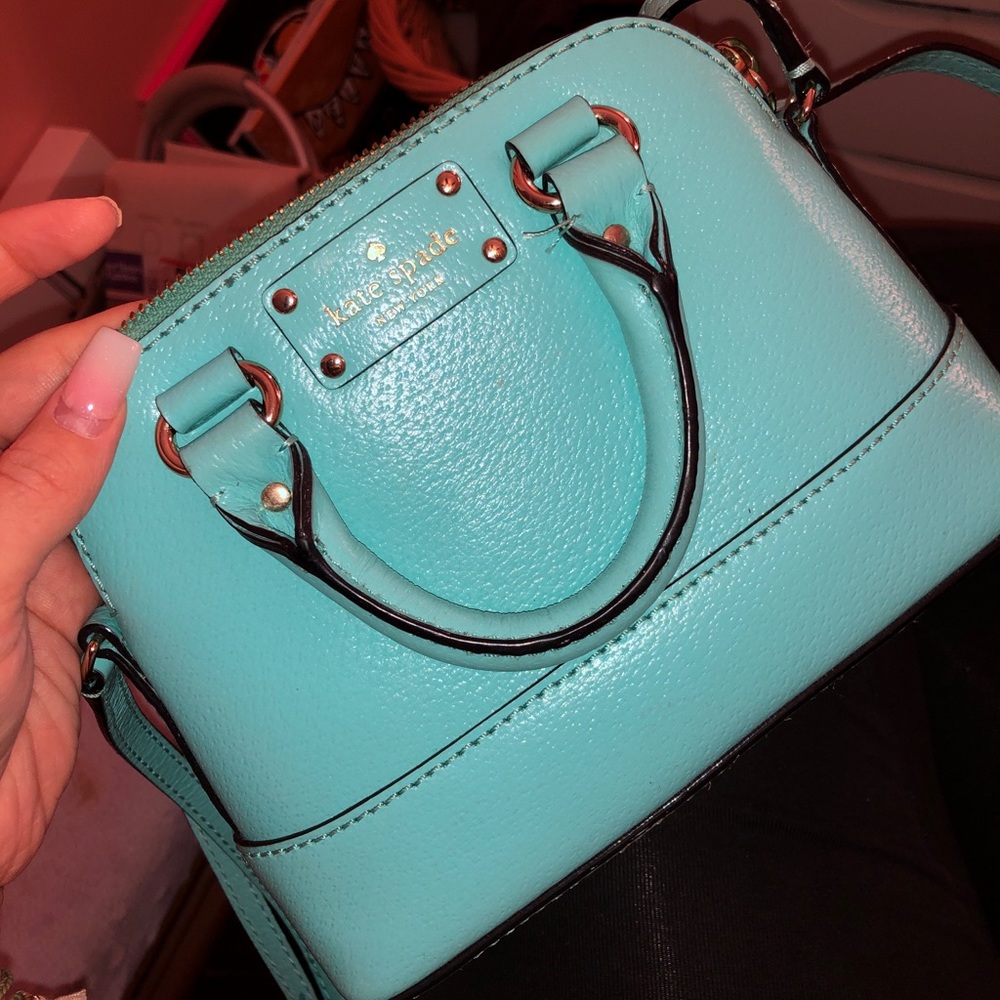 Kate Spade Cross body bag     -      Make Offers